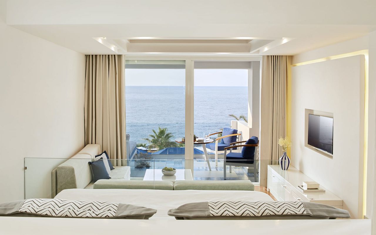 sea-view-deluxe-island-suite-private-terrace-6-radisson-blu-beach-resort-milatos-crete