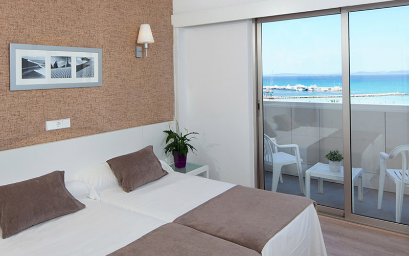 Double room with sea views