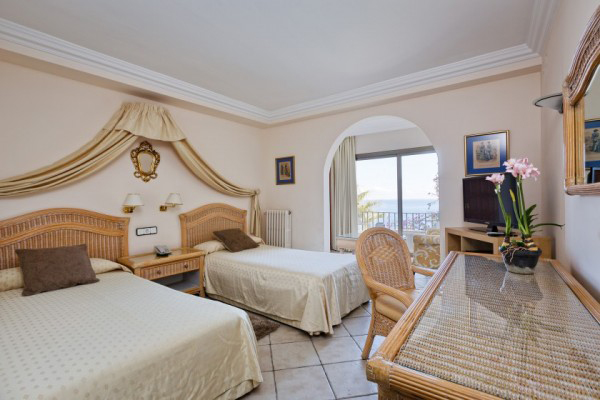 SUPERIOR DOUBLE ROOM WITH SEA VIEW