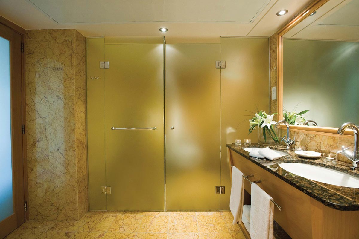 28-ASIMINA-SUITES-HOTEL-SHOWER-AND-WC