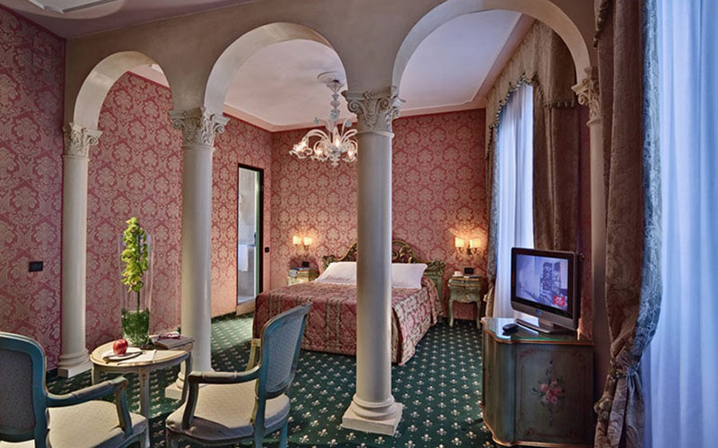 Junior Suite Overlooking The Grand Canal2