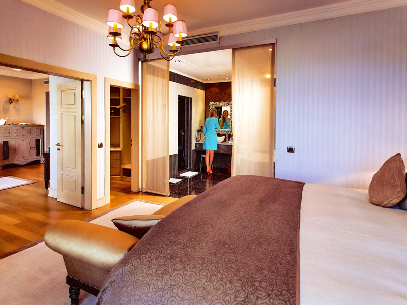 excelsior-hotel-royal-suite-room-photo-second