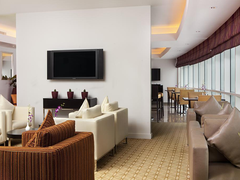 Executive King Room with Executive Lounge Access (1)