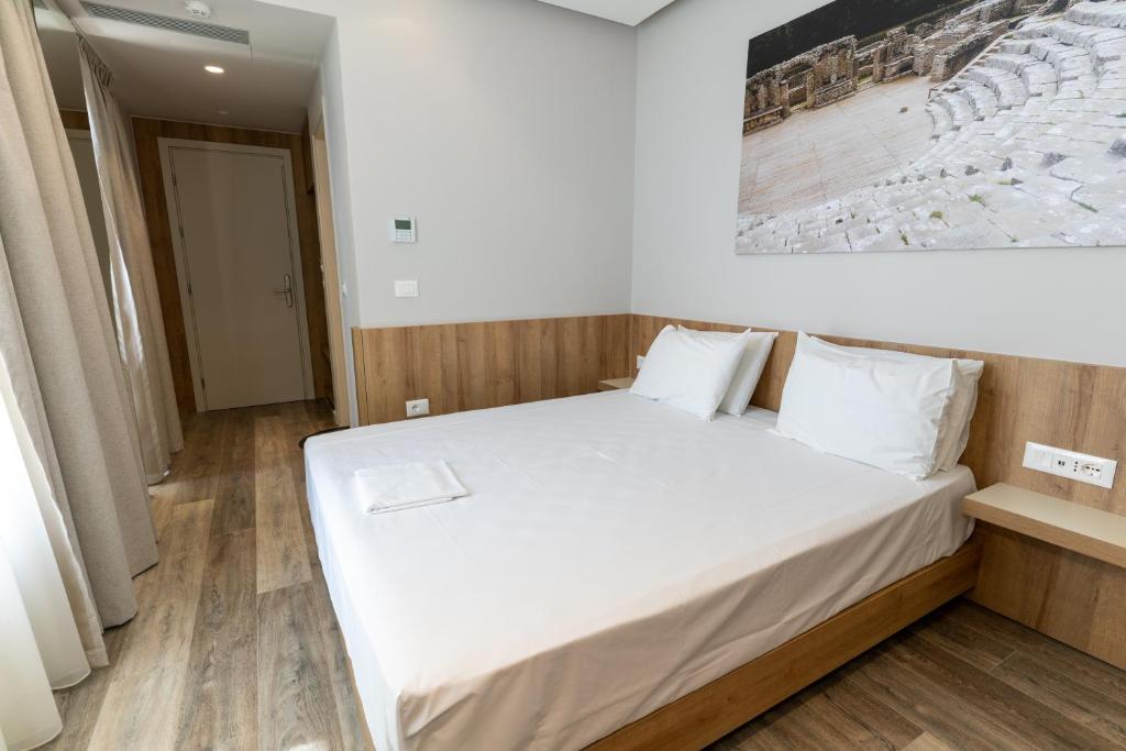 titania-hotel-double-room-with-sea-view-44_17292147017