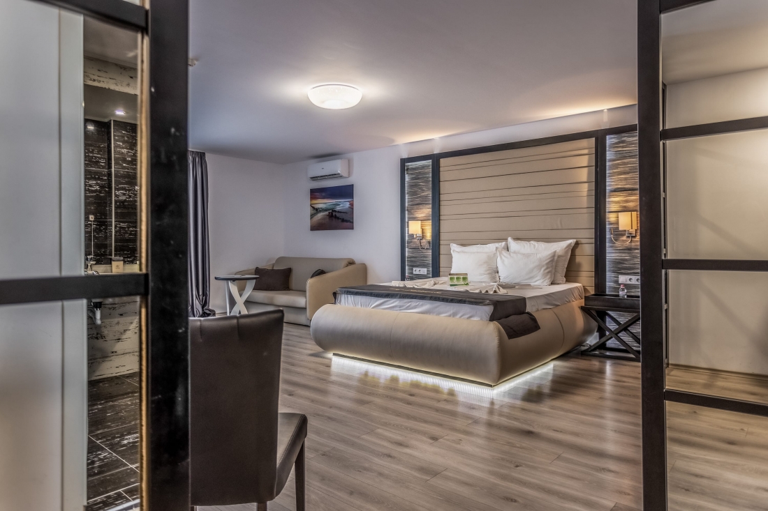 7.premium-room-prestige-deluxe-hotel-aqua-park-2