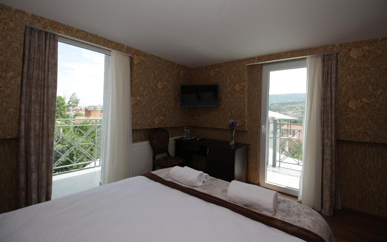 Marialuis-Hotel-Double-Room_4