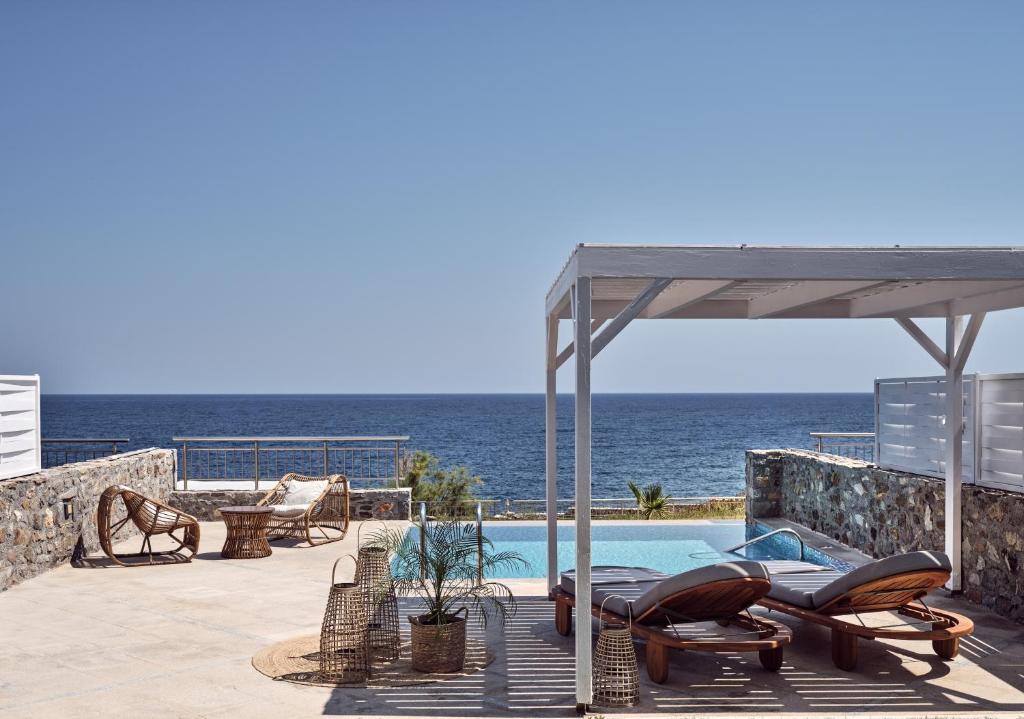 Villa Luxury With Private Pool Sea Front (5)