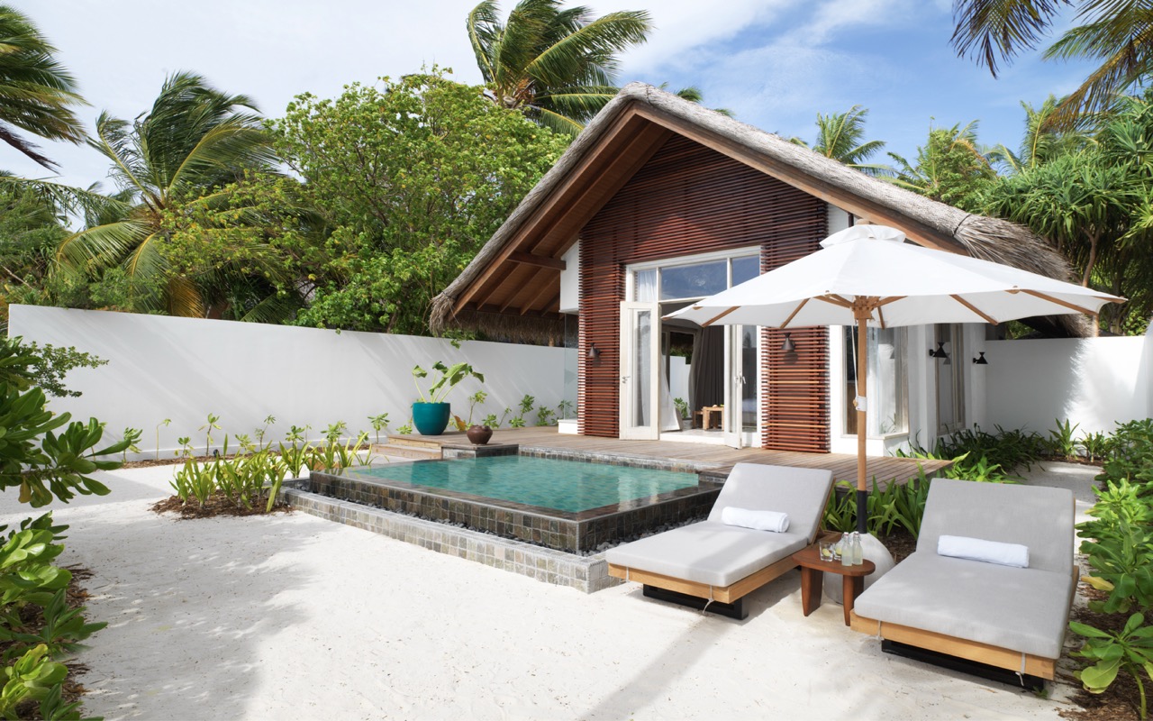 03 Sunset Beach Villa with Pool