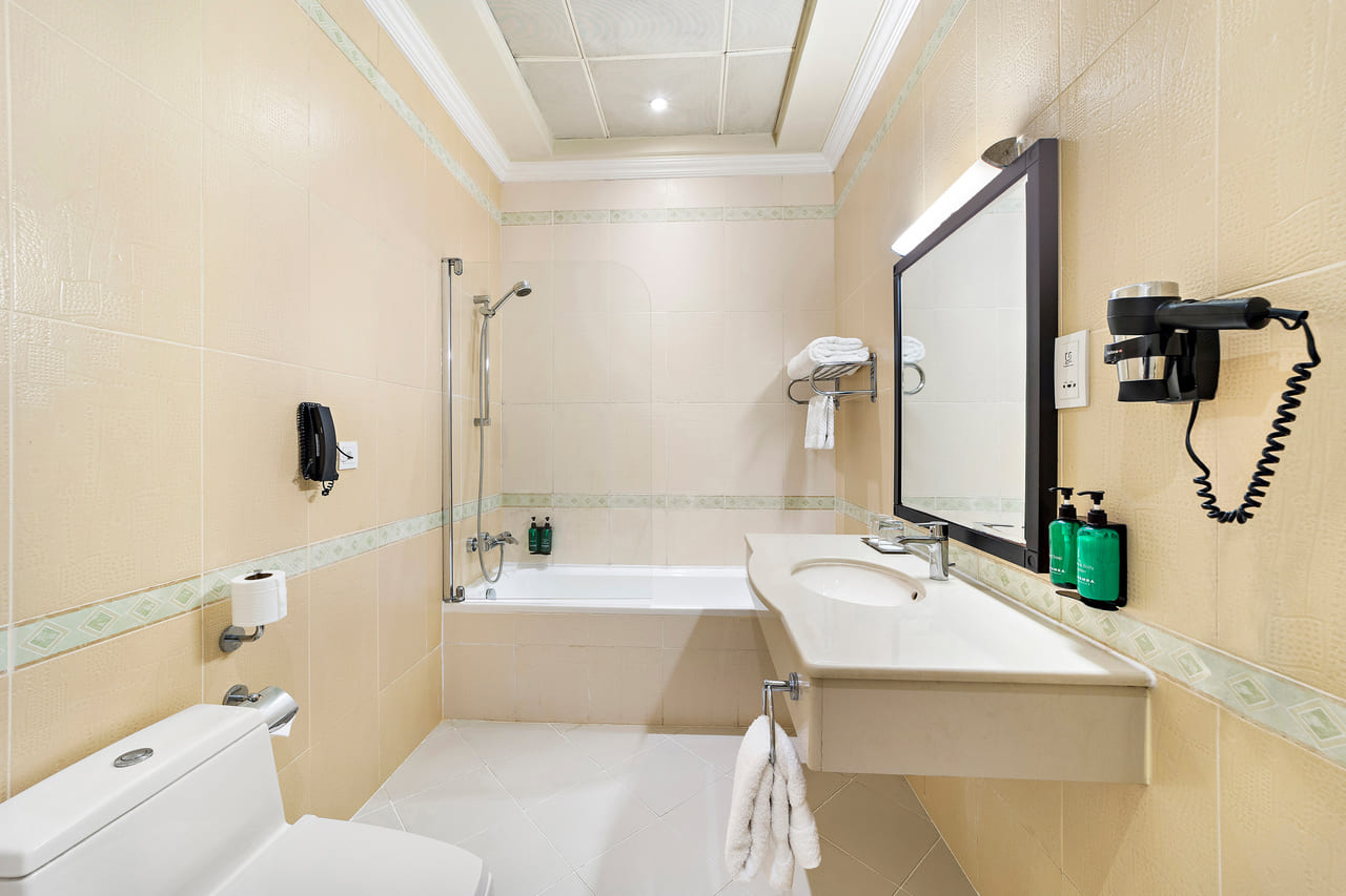 One Bedroom Suite Residence_Bathroom