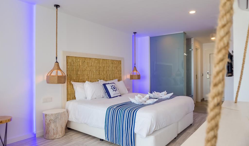 Blue Harbour Boutique Apartments Deluxe Double (2)
