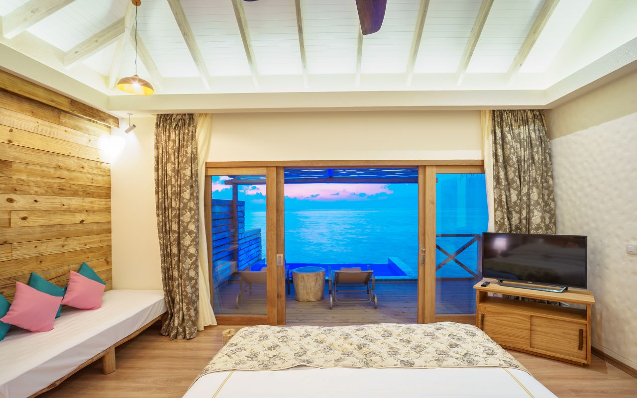 Dolphin Villa with Pool (12)