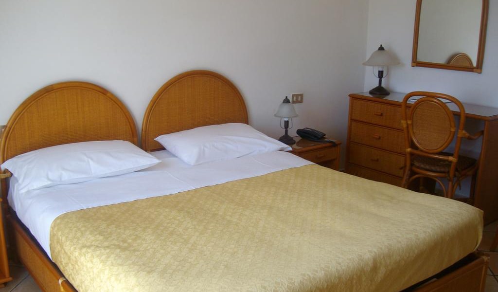 Standard Double Room3-min