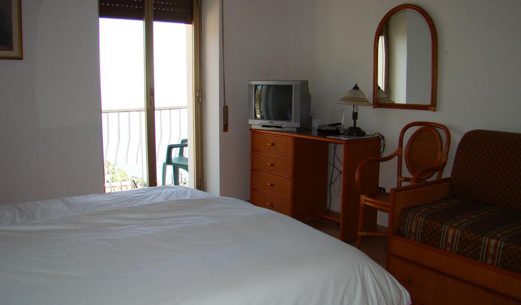 Superior Double Room9-min