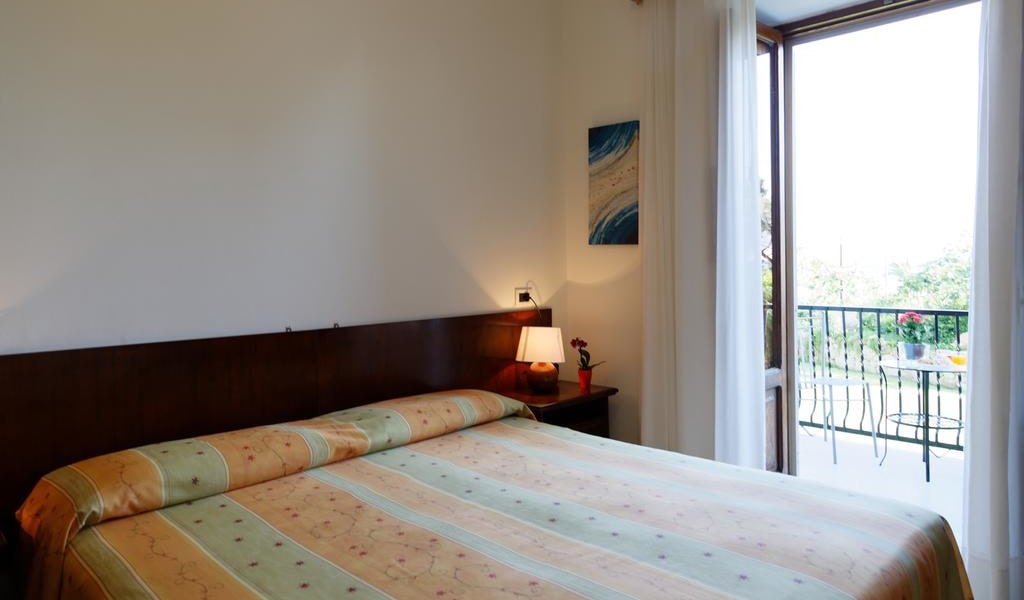 Double Room with Sea View 2-min