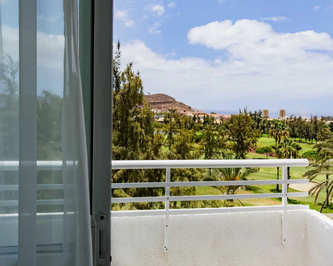 Duplex Balcony or Terrace, Golf View (4)