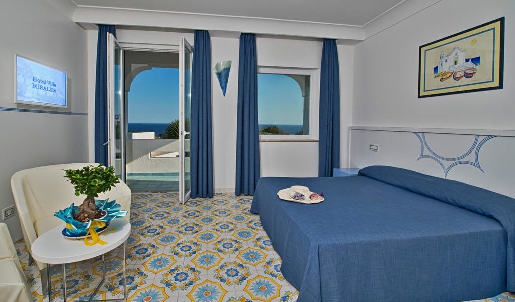 Junior Suite with Sea View -min
