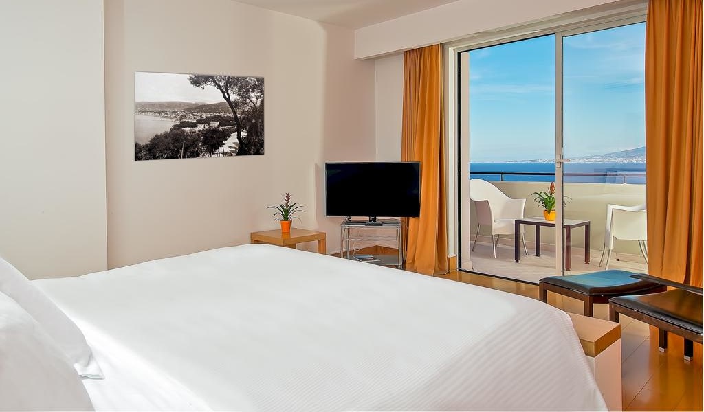 Executive King Room with Sea View 4-min