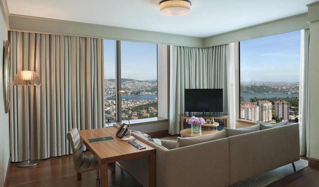 Corner Suite Bosphorus View With Lounge Access 1-min