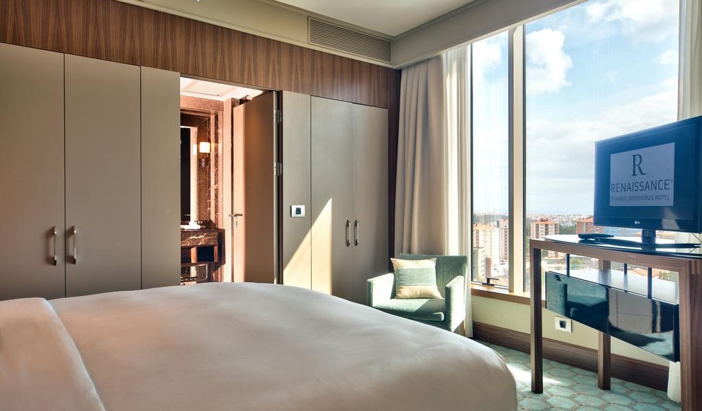 Junior Suite Bosphorus View With Lounge Access 4-min