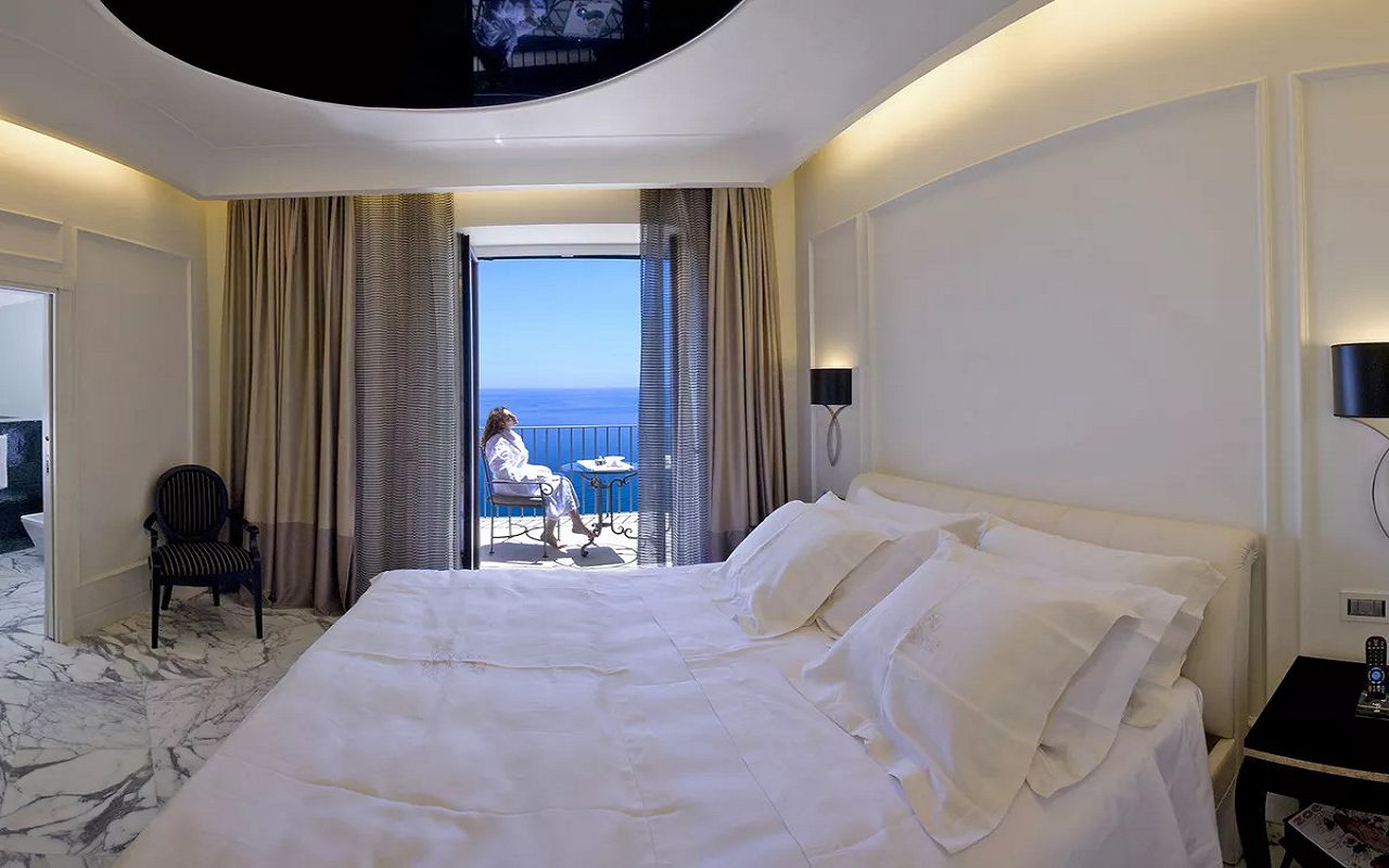 AnyConv.com__Deluxe-Room-Sea-View-hotel-metropole-3