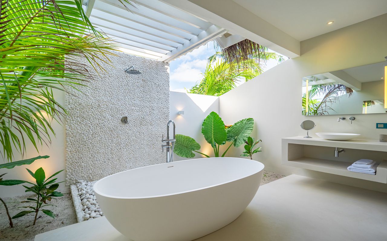 Baglioni_Resort_Maldives_Garden_Villa_Bathroom
