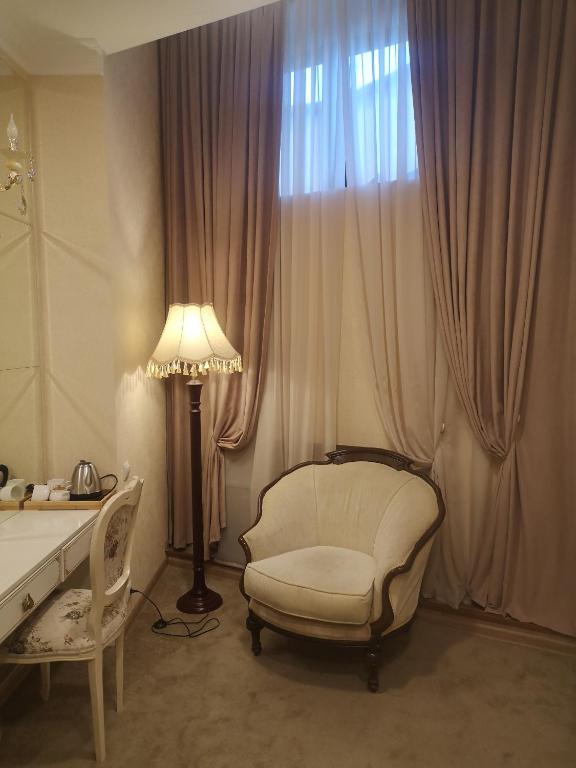 Large Twin Room 2