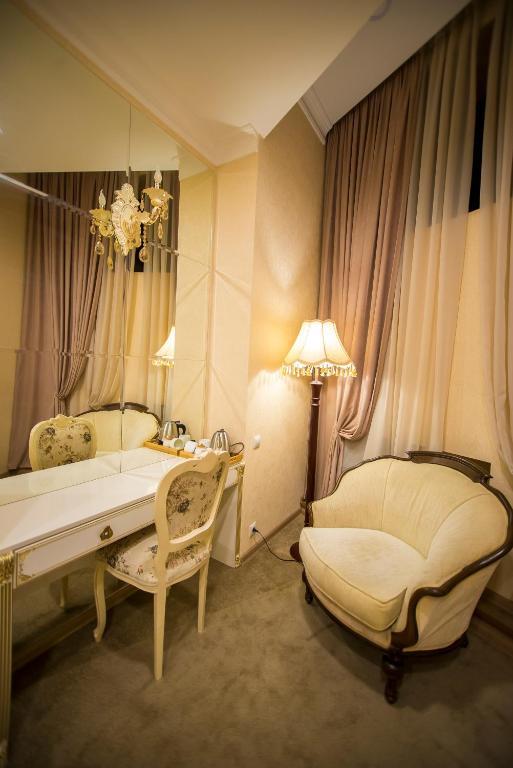 Large Twin Room 3