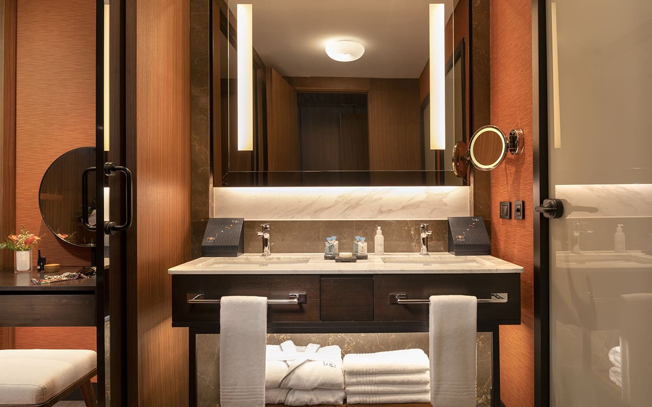 Lujo-Room Bathroom - 01 - Turuncu Deluxe