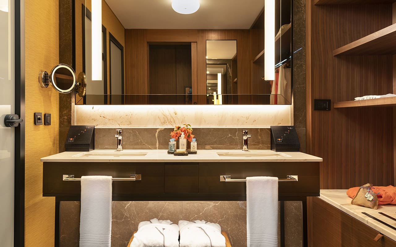 Lujo-Room Bathroom - 02 - Sarı