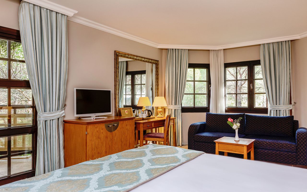 Superior Family Room (Village) 4