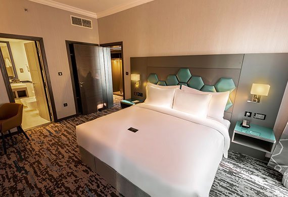 deluxe-king-room