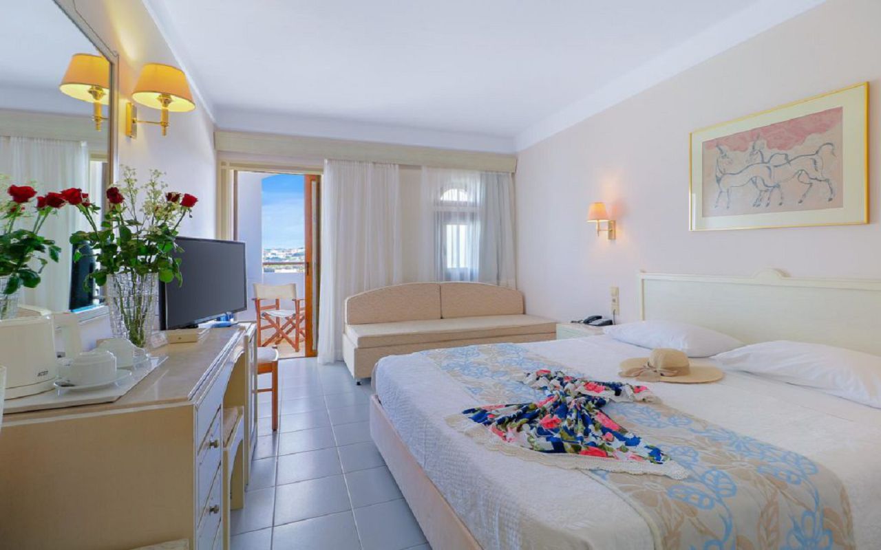 Creta-Star-Hotel-ROOM-TRIPLE-MOUNTAIN-VIEW--1024x683