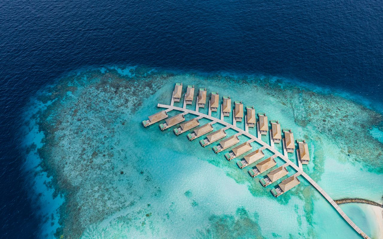 Ocean-Lagoon Pool Villas (11)