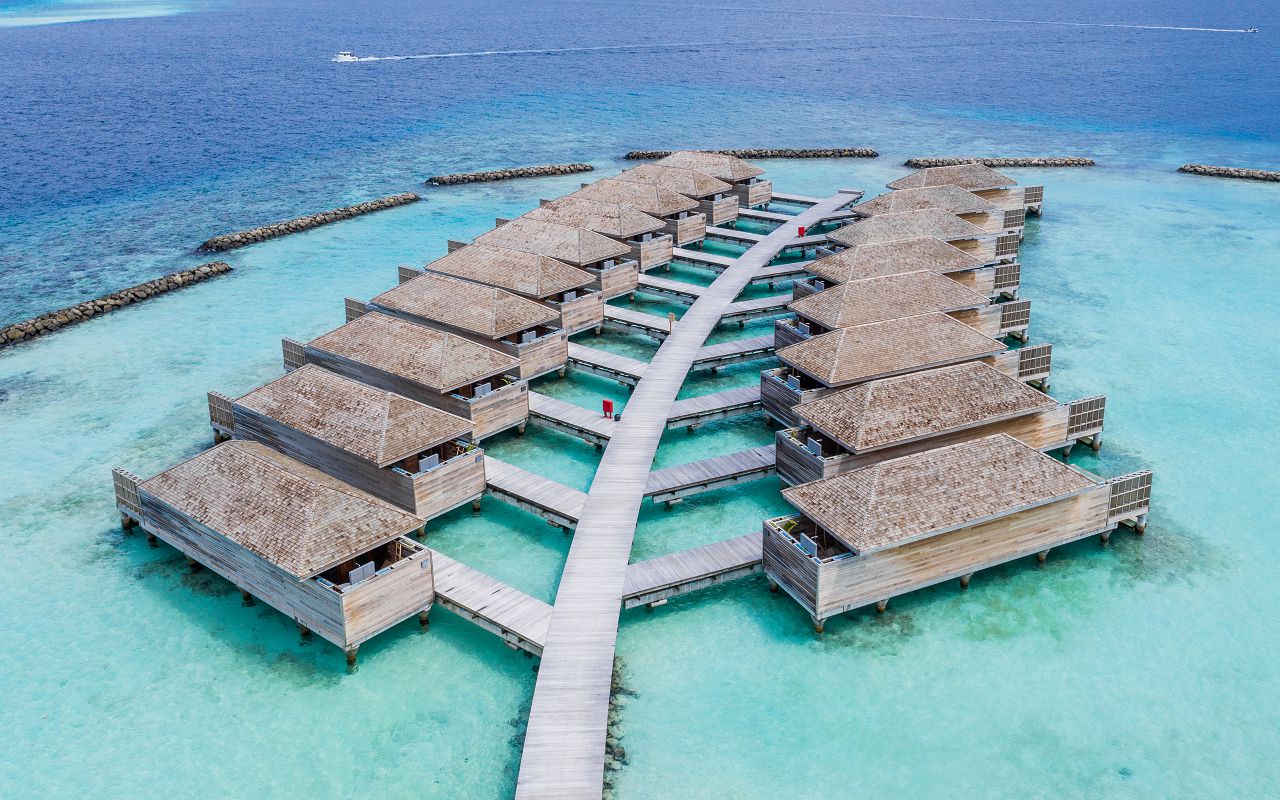 Ocean-Lagoon Pool Villas (13)