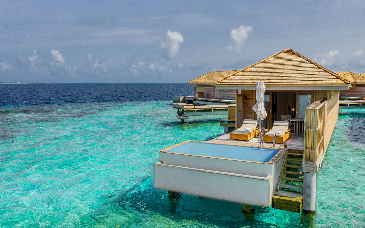 Ocean-Lagoon Pool Villas (32)