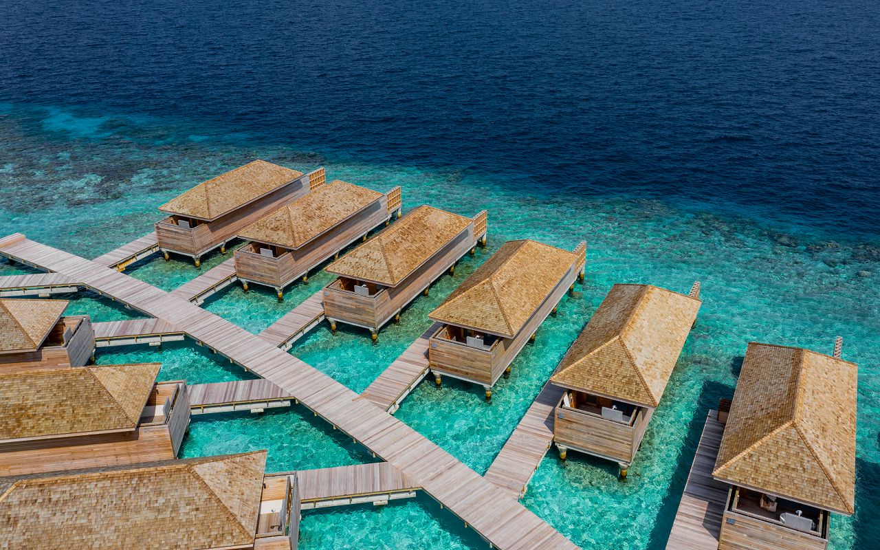 Ocean-Lagoon Pool Villas (8)