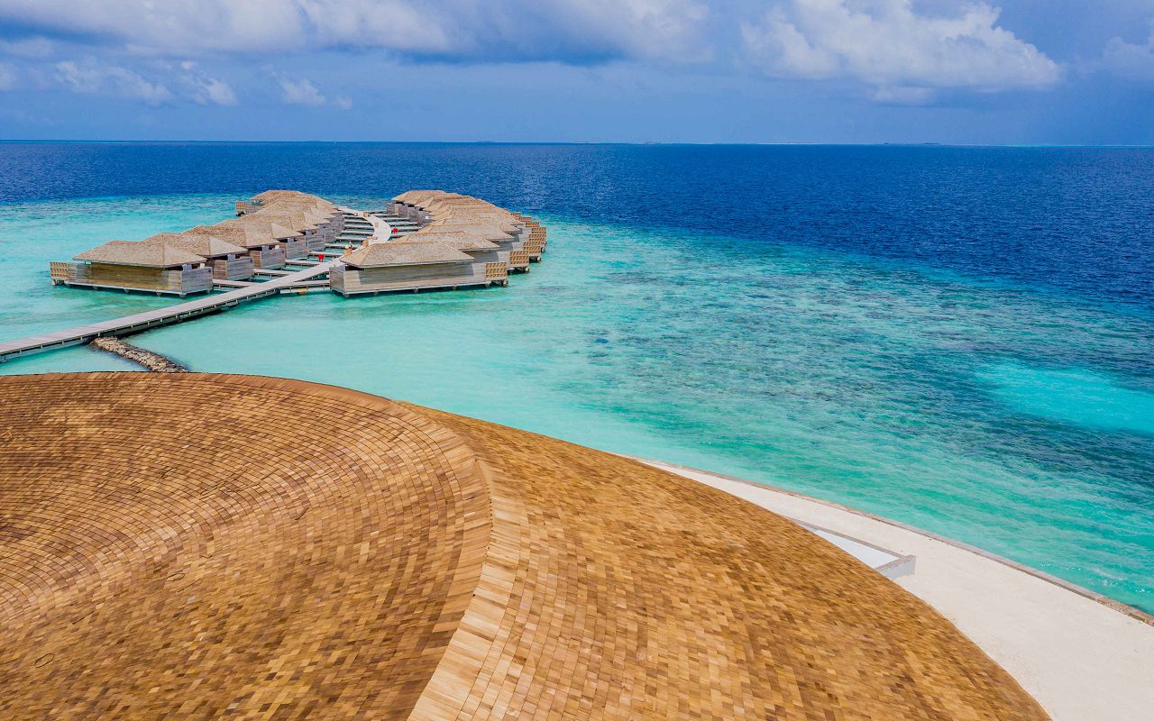 Ocean-Lagoon Pool Villas (9)