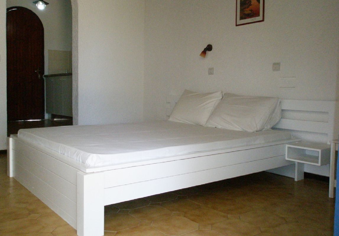 ferma_apartments_double_room_king_size_bed