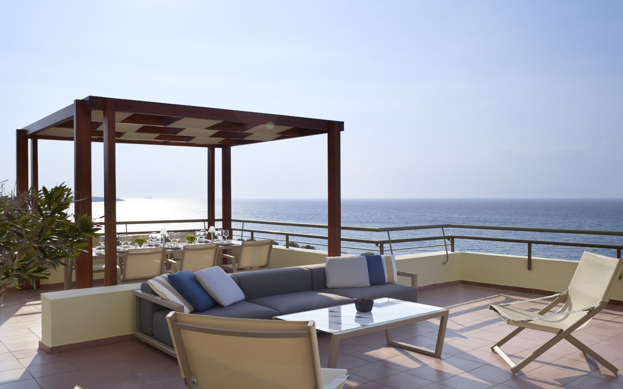 Rodian Suite Outdoor Lounge Area-min