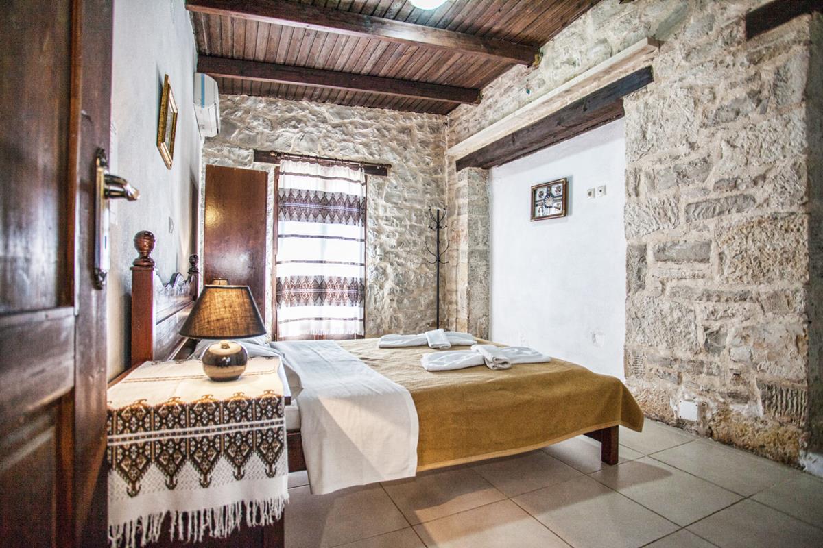 Accommodation-in-Bali-Crete-1-Bedroom-Apartment-4-Stone-Village