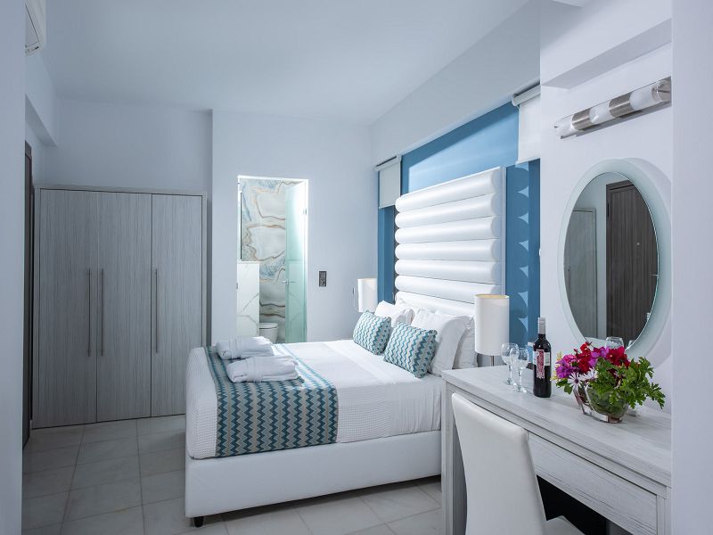 Double-or-Twin-Deluxe-Room-Front-Sea-View-Hellas-Beach