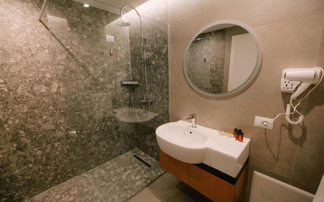 Standard Twin Room1