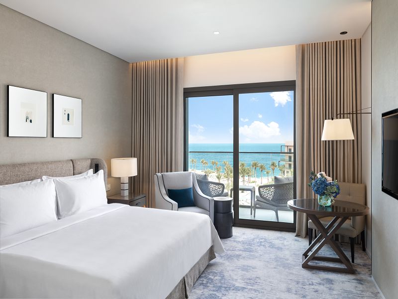 DELUXEKING-OCEANVIEW-Bed