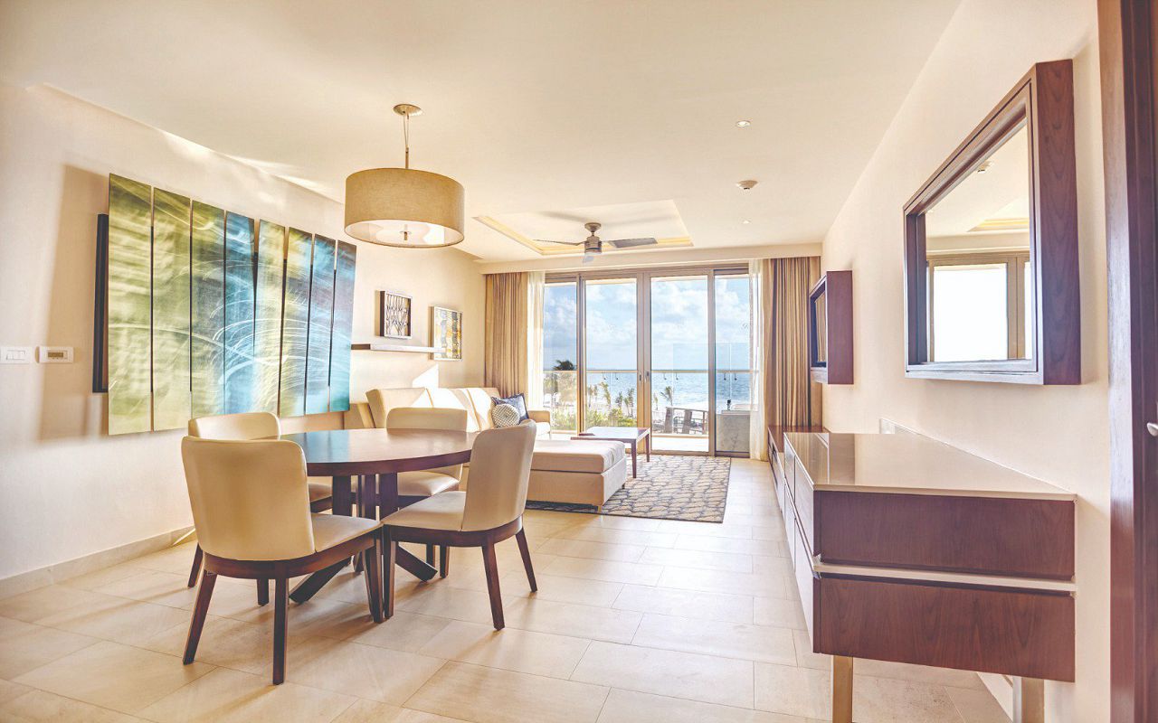 royalton_riviera_cancun_luxury_presidential_one_bedroom_suite_ocean_view_(2)