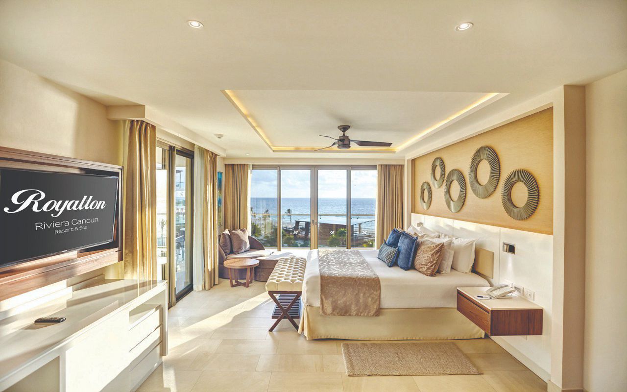 royalton_riviera_cancun_luxury_presidential_one_bedroom_suite_ocean_view_(3)