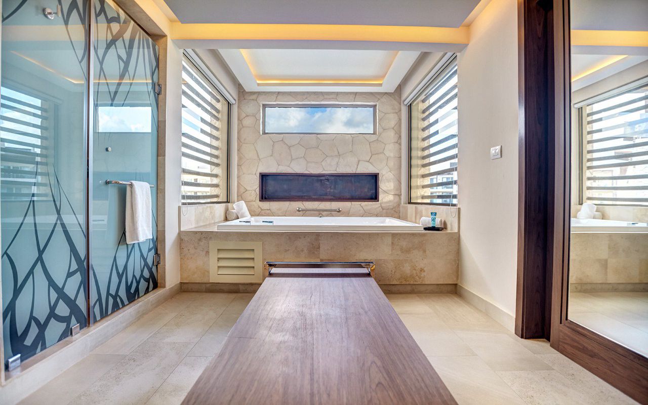 royalton_riviera_cancun_luxury_presidential_one_bedroom_suite_ocean_view_(5)