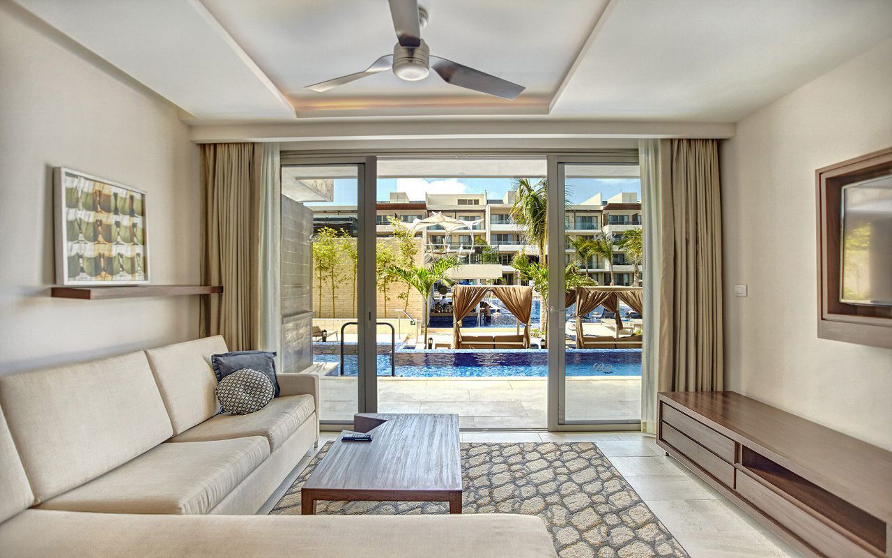 royalton_riviera_cancun_luxury_presidential_one_bedroom_suite_swim_out__(2)