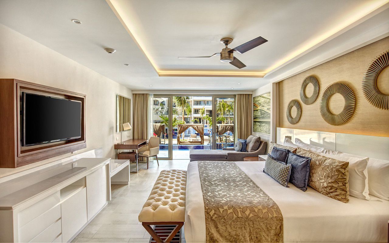 royalton_riviera_cancun_luxury_presidential_one_bedroom_suite_swim_out__(4)