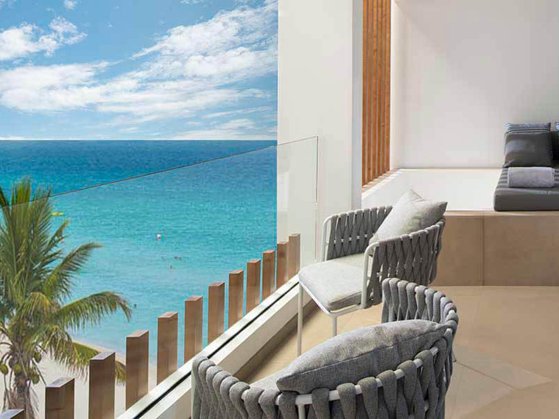 terraza-Elegance-Club-Ocean-Front-majestic-resorts-costa-mujeres