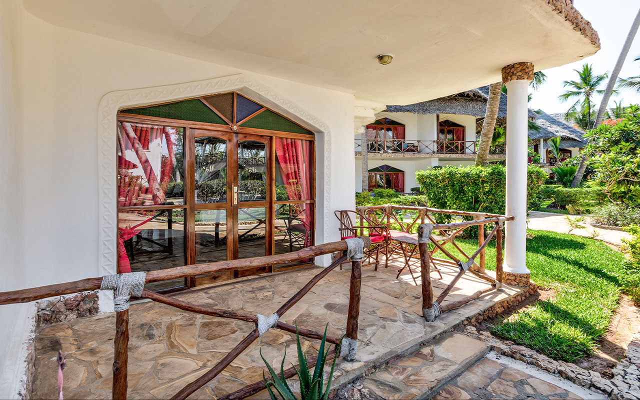 01-Bungalow-Garden-view-5M2A2377_HDR